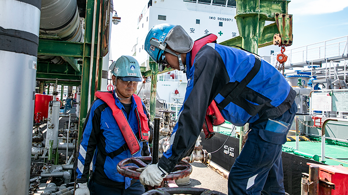 ラインアップ確認・バルブ操作の様子